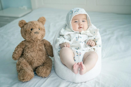 克孜勒苏柯尔克孜孕妇肚脐眼凸出来